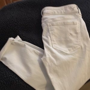 American eagle size 6 white jeans short length